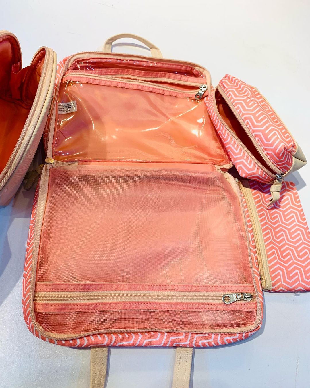 390712522 706359658054851 7298766269672649166 n